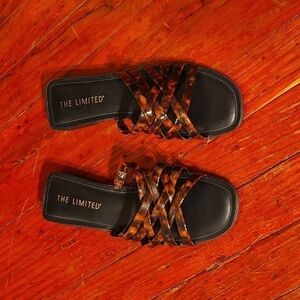 The Limited Charley Tortoiseshell Strappy Woven Sandals Sz 6